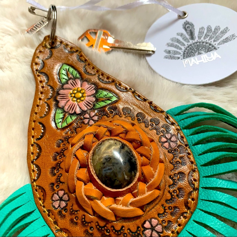 NWT Mahiya oversized cowgirl key ring
